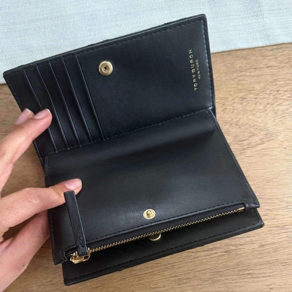 New250+! Tory Burch Women's Willa Medium Wallet